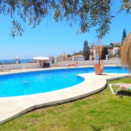 Beautiful 3 Bedroom Townhouse In Urb. Tropicana, Nerja Esterno foto