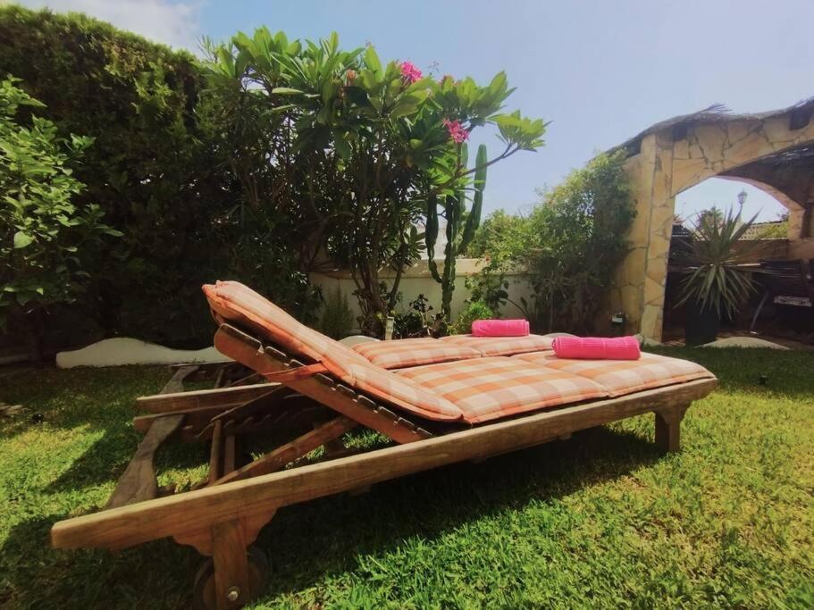 Beautiful 3 Bedroom Townhouse In Urb. Tropicana, Nerja Esterno foto